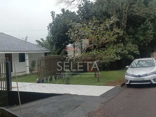 Imagem: Duas casas à venda, no bairro Universitário