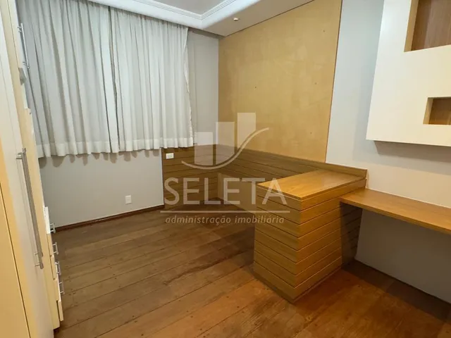 Imagem 14: Amplo Apartamento para Locação, 1 Suite, 3 Quartos e 2 Vagas de Garagem no Centro, Cascavel Pr