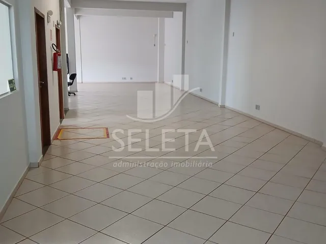 Imagem 2: Sala Comercial com 600M2 para Locação no Bairro Coqueiral
