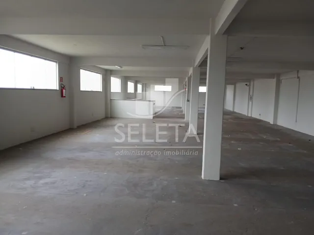 Imagem 12: Sala Comercial com 600M2 para Locação no Bairro Coqueiral