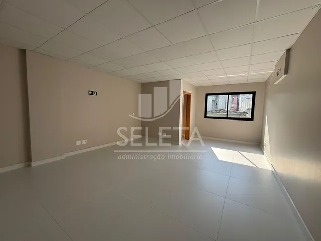 Imagem 3: Sala Comercial de 33M para Locação no Centro, Cascavel, Pr