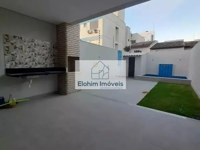 Imagem: A casa possui 3 Dormitórios, 3 Suítes, 3 Banheiros, 1