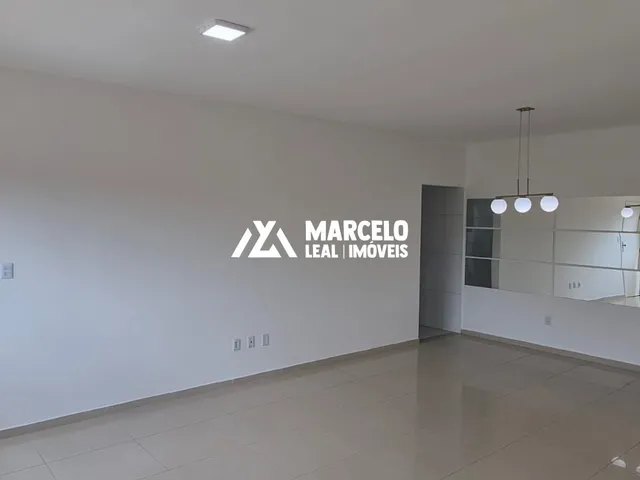 Imagem 8: VENDO ENORME APARTAMENTO, COM 03 QUARTOS - SENDO 02 SUÍTES E 02 VAGAS COBERTAS