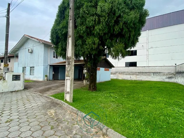 Imagem: Casa mista com 4 quartos e amplo terreno