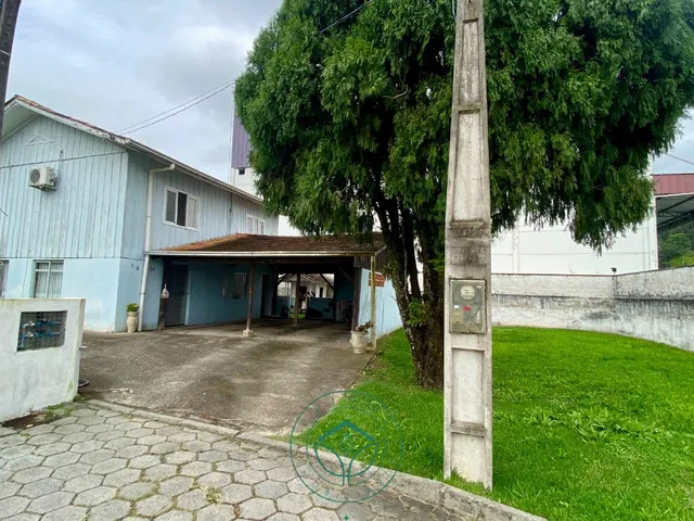 Imagem 4: Casa Mista com 4 Quartos e Amplo Terreno em Gaspar