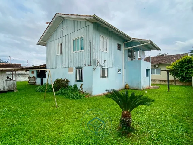 Imagem 2: Casa Mista com 4 Quartos e Amplo Terreno em Gaspar