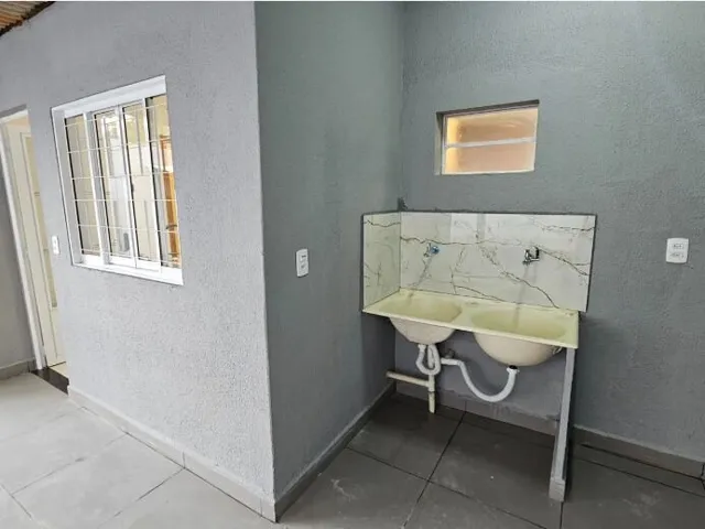 Imagem 8: Casa Reformada 140M² com 3 Quartos, Ampla Garagem e Espaço Gourmet no Tijucal