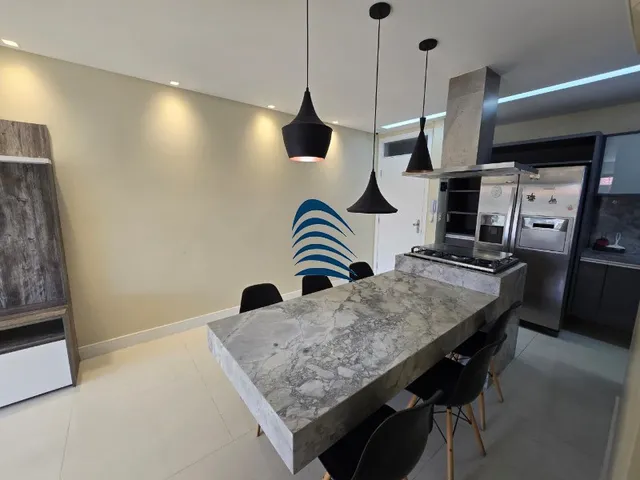 Imagem 7: Apartamento conta com três quartos, três banheiros, duas vagas de garagem, sala ampla