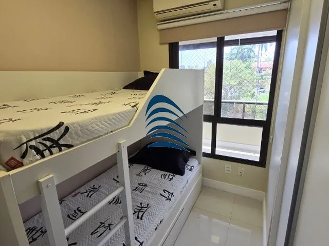 Imagem 9: Apartamento conta com três quartos, três banheiros, duas vagas de garagem, sala ampla
