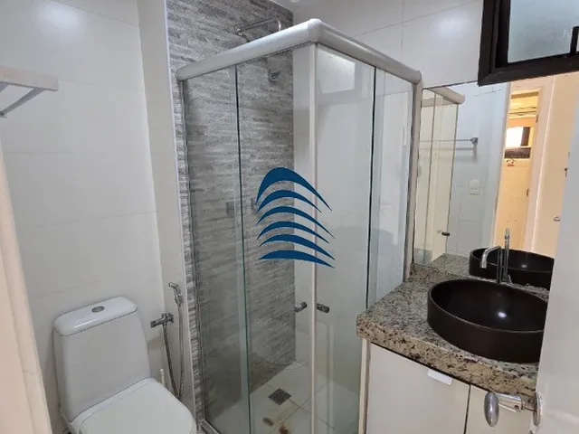 Imagem 15: Apartamento conta com três quartos, três banheiros, duas vagas de garagem, sala ampla