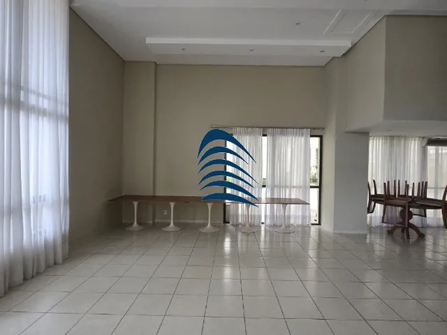 Imagem 11: Apartamento conta com três quartos, três banheiros, duas vagas de garagem, sala ampla