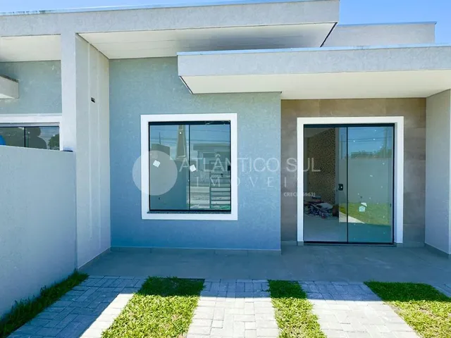 Imagem: Casas à venda, com piscina e próximas