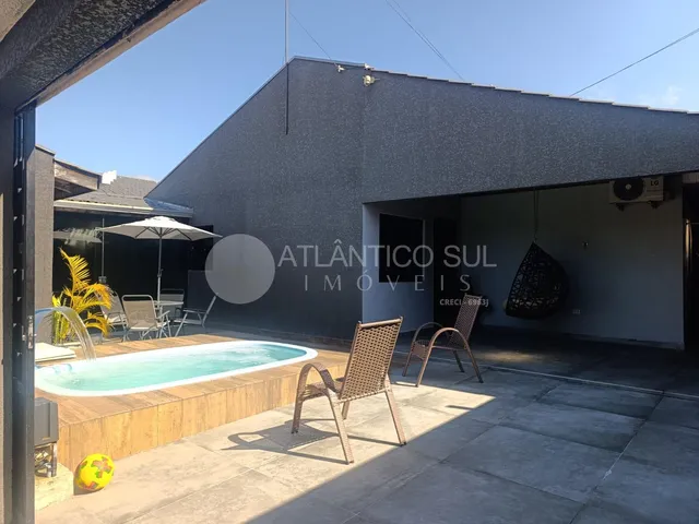 Imagem: Casa com piscina à venda, Praia de Leste