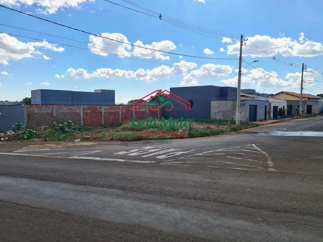 Imagem: Terreno de Esquina no Bairro Santa Edwiges