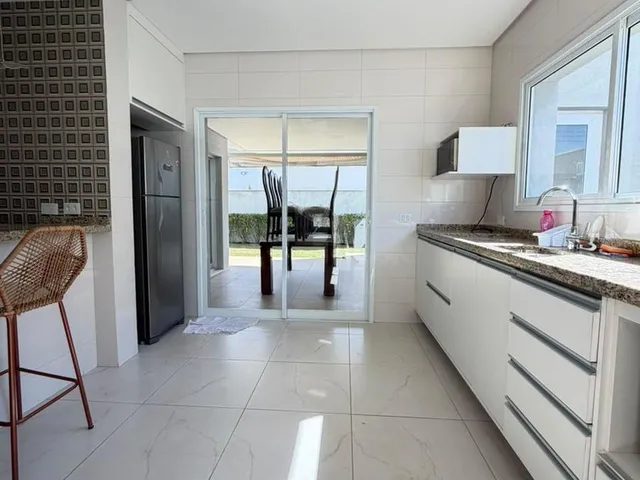 Imagem 9: Casa em Condomínio Mobiliada para Locação em Chácara Ondina, Sorocaba com 3 Suítes e