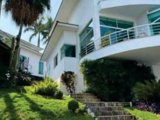 Imagem: Mansão de luxo em leilão à venda em Niterói-RJ