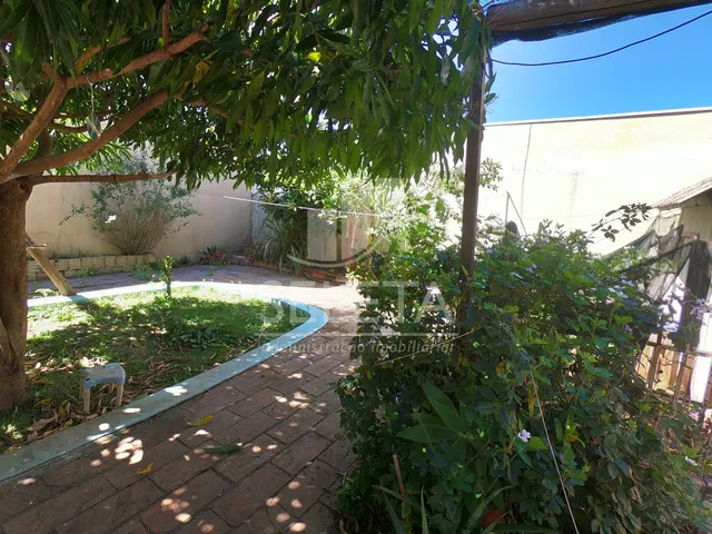 Imagem 12: Sobrado À Venda, Centro, Cascavel - Pr - 115,00M Priv. 1 Suíte - 2 Quartos - 2 Vagas de Garagem