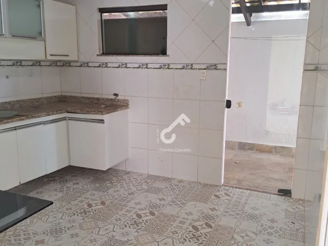 Imagem 13: IPITANGA, Lauro de Freitas. Duplex composto de 4 quartos sendo 2 suítes, 300m² área