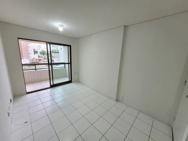 Imagem: O studio possui 3 Dormitórios, 1 Suíte, 2 Banheiros, 1
