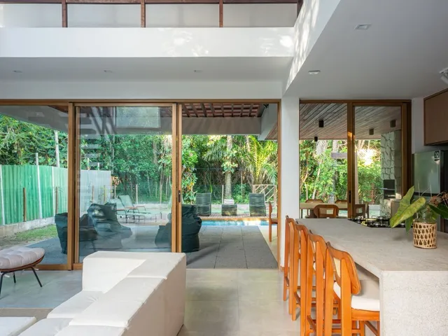 Imagem 4: Casa Mobiliada em Condomínio na Praia do Forte | Porteira Fechada | 4 Suítes