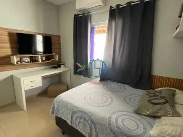 Imagem 8: Casa À Venda no Caminho do Sol com Piscina, 2 Suítes e Energia Solar