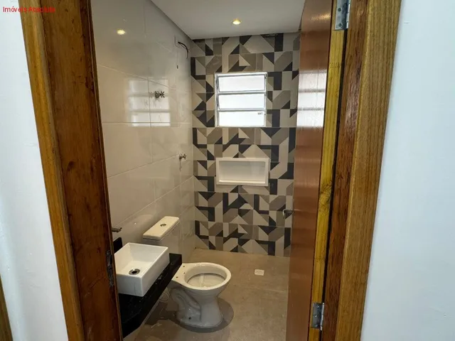 Imagem 2: Casa Nova com Piscina