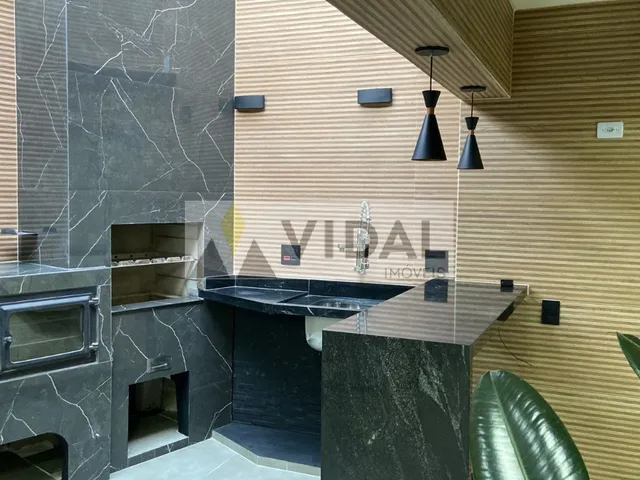 Imagem: SOBRADO COM ENERGIA SOLAR, 4 DORMS À VENDA