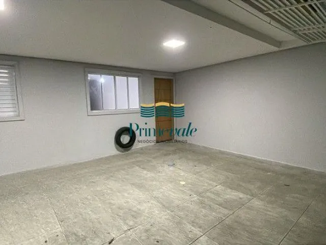 Imagem: A casa possui 3 Dormitórios, 1 Suíte, 2 Banheiros, 3