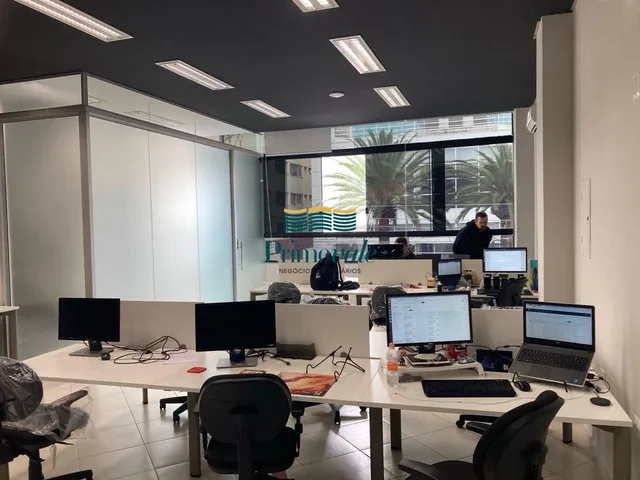 Imagem: Salão Lindo e Pronto para a Sua Atividade!
