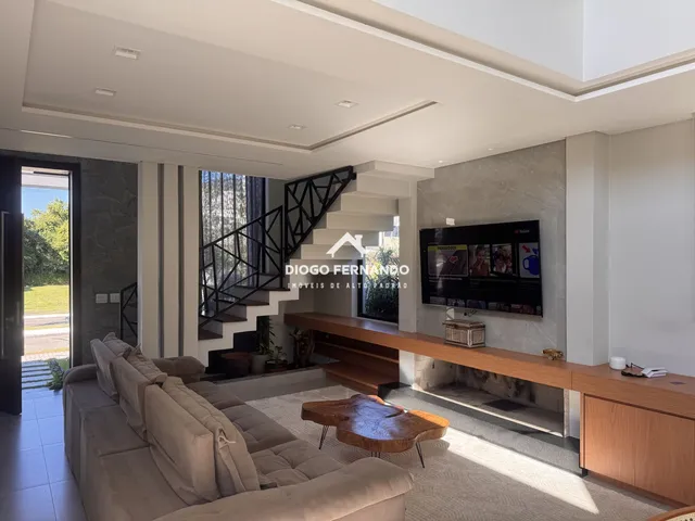 Imagem: Casa de Alto Padrão À Venda no Condomínio