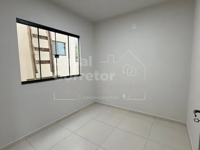 Imagem 16: Casa Baixa com 2 Quartos e Passagem Lateral