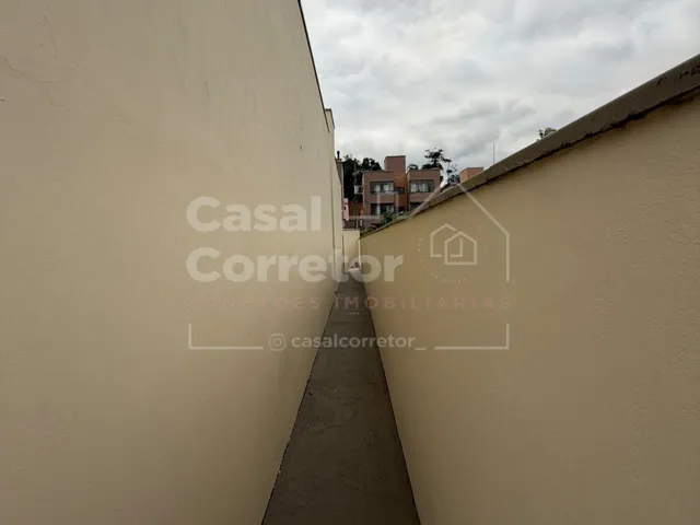 Imagem 11: Casa Baixa com 2 Quartos e Passagem Lateral
