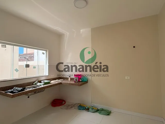Imagem 2: Sobrado Novo com 3 Dormitórios Disponível para Locação Fixa na Chácara Renascença - Cananéia / Sp