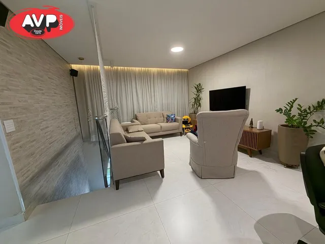 Imagem: A casa possui 2 Dormitórios, 1 Suíte, 2 Banheiros, 1 Vaga