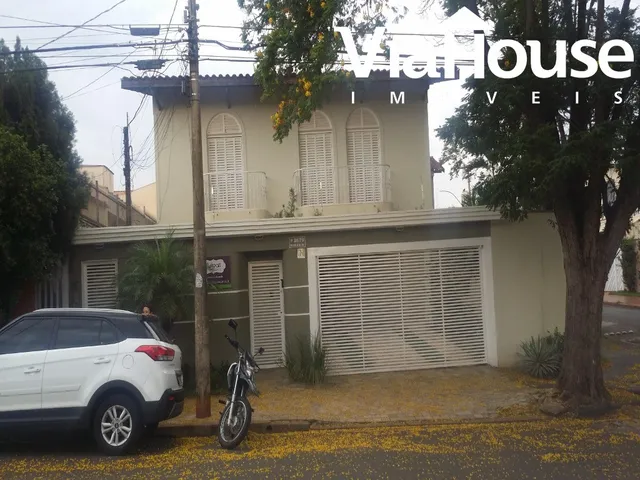 Imagem: A casa possui 3 Dormitórios, 1 Suíte, 3 Banheiros, 4