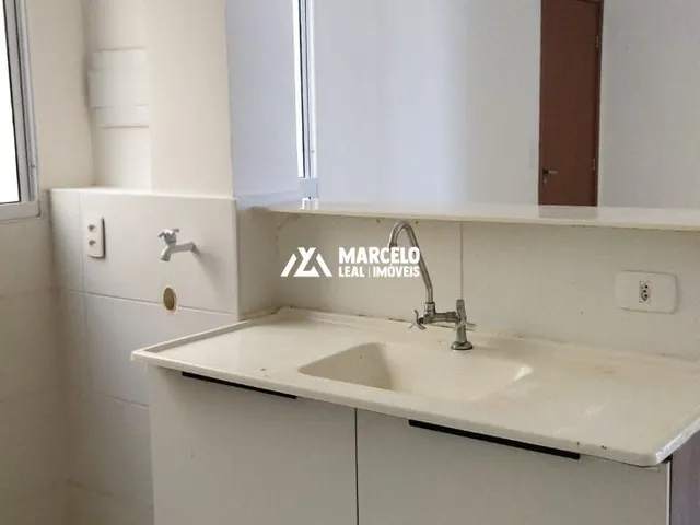 Imagem: O apartamento possui 2 Dormitórios, 1 Banheiro, 1 Vaga na