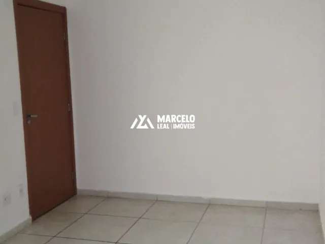 Imagem 10: Alugo, apto padrão de 2º andar com 2/4 e armários na cozinha em condomínio com