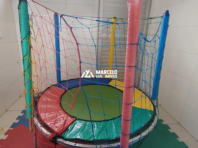 Imagem 3: Alugo apartamento no 2º andar semi-mobiliado com 2 quartos sendo um 1 suíte no