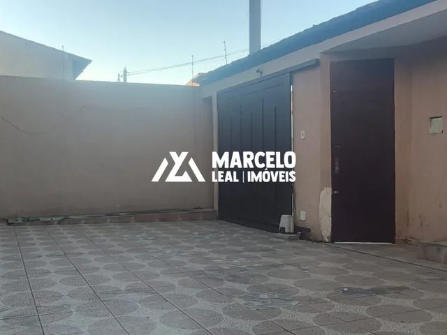 Imagem 13: VENDO CASA GRANDE COM PREÇO PEQUENO NO BAIRRO IBIRAPUERA - GARÁGEM PRA 03 CARROS