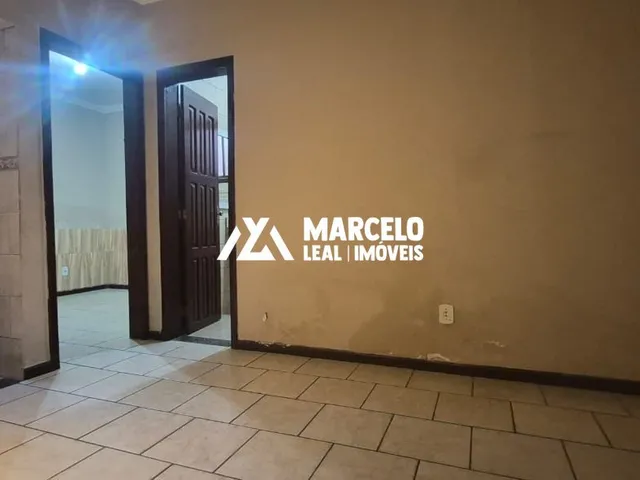 Imagem 12: VENDO CASA GRANDE COM PREÇO PEQUENO NO BAIRRO IBIRAPUERA - GARÁGEM PRA 03 CARROS