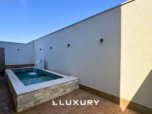 Imagem 10: Sobrado Alto Padrão com 4 Quartos e Piscina no Condomínio Entrelagos