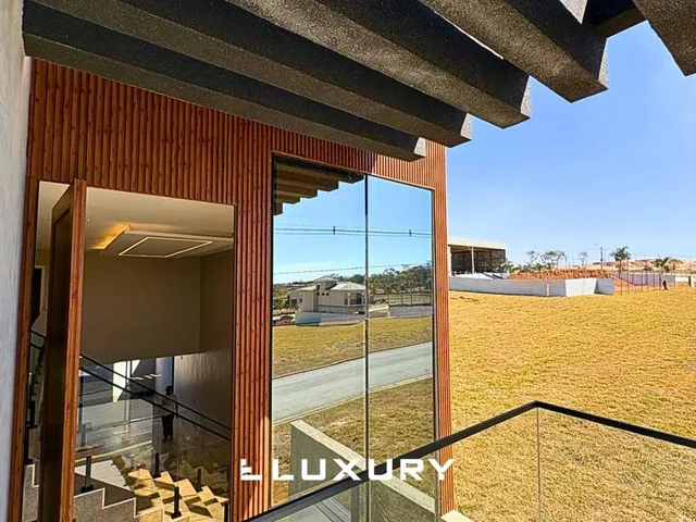 Imagem 9: Sobrado Alto Padrão com 4 Quartos e Piscina no Condomínio Entrelagos