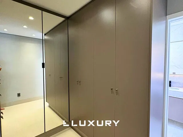 Imagem 8: Sobrado Alto Padrão com 4 Quartos e Piscina no Condomínio Entrelagos
