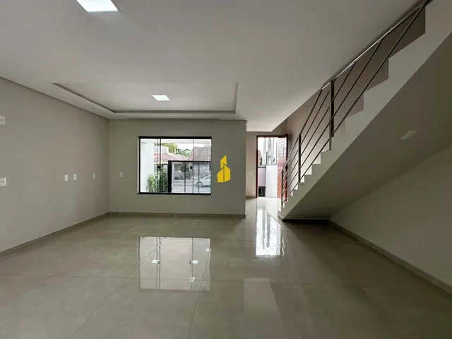 Imagem 4: Sobrado com piscina à venda no Bairro Quintino em Timbó