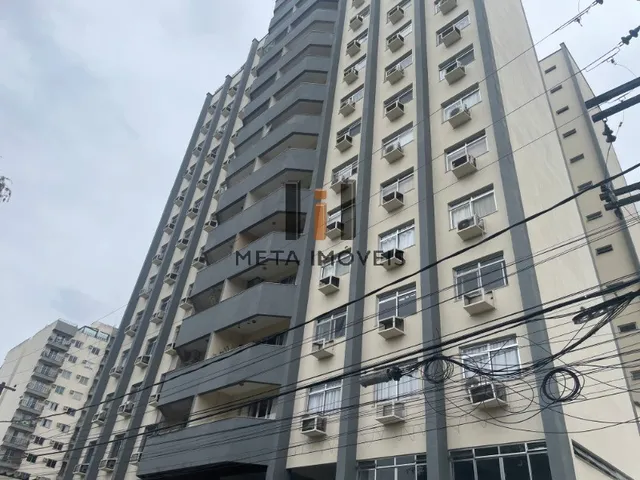 Imagem: O apartamento possui 4 Dormitórios, 1 Suíte, 3 Banheiros,