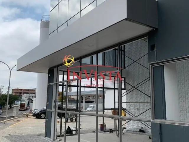 Imagem: O depósito possui 15.200m² de Área, 8.222m² de Área