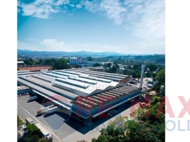 Imagem: O depósito possui 8.100m² de Área, 7.100m² de Área