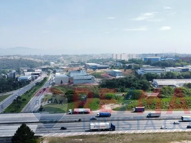 Imagem 5: Você procura um galpão espaçoso e bem localizado para sua empresa? Temos a solução