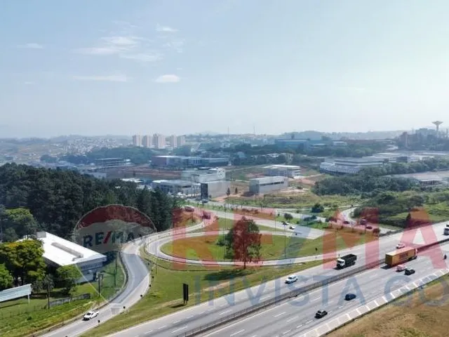 Imagem 6: Você procura um galpão espaçoso e bem localizado para sua empresa? Temos a solução