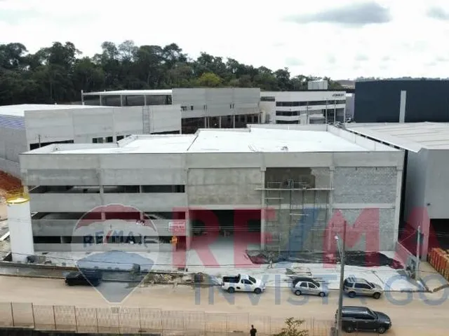 Imagem 2: Procurando um galpão comercial espaçoso e bem localizado para alugar? Temos a solução